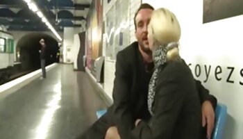Fette Huren Tschechisches Küken schlug in Bushaltestelle reife frauen porn für etwas Geld